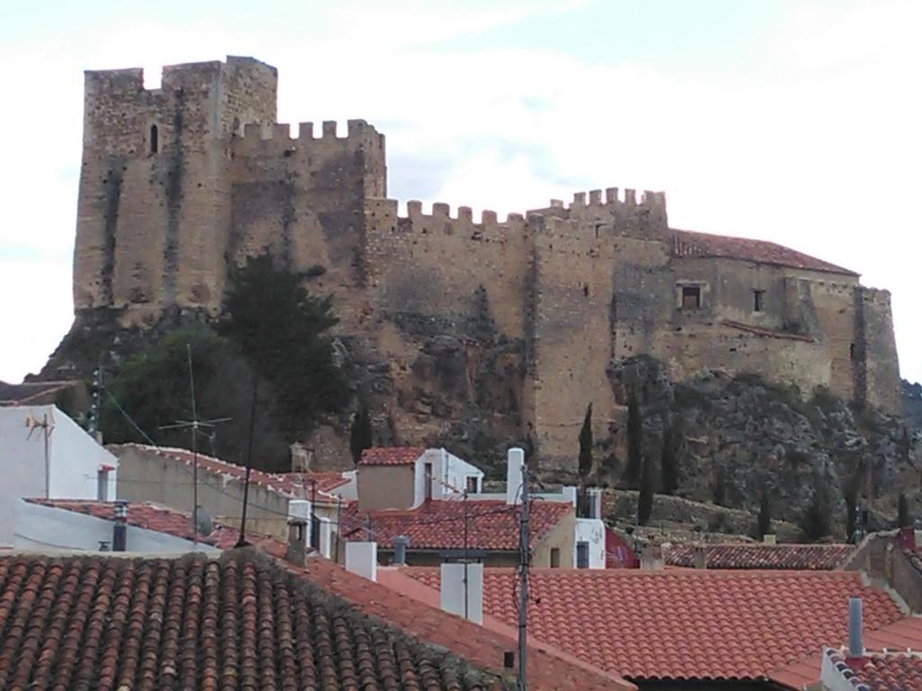 Hotel Yeste Exterior foto