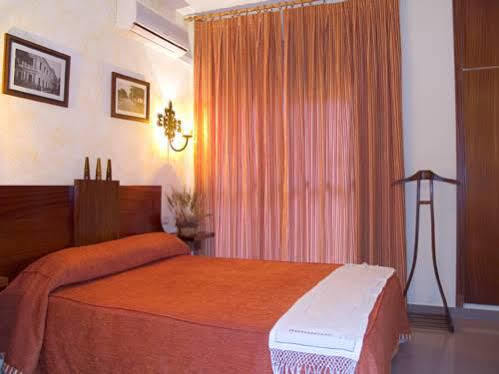 Hotel Yeste Exterior foto